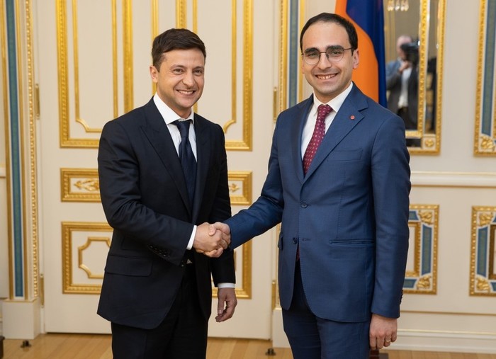 Президент Украины принял вице-премьера Армении 