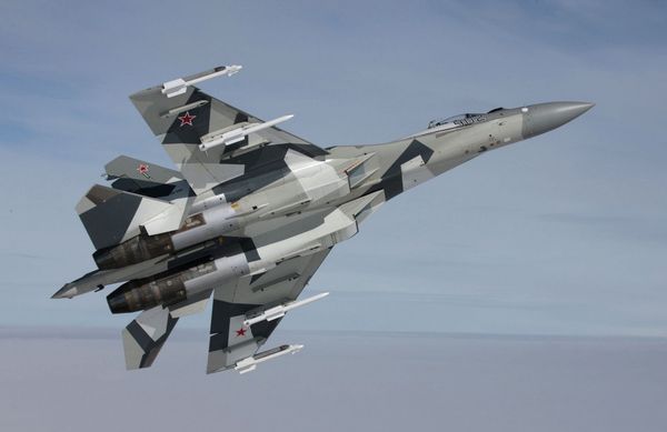 Российский Су-35 в Сирии перехватил самолет-разведчик США