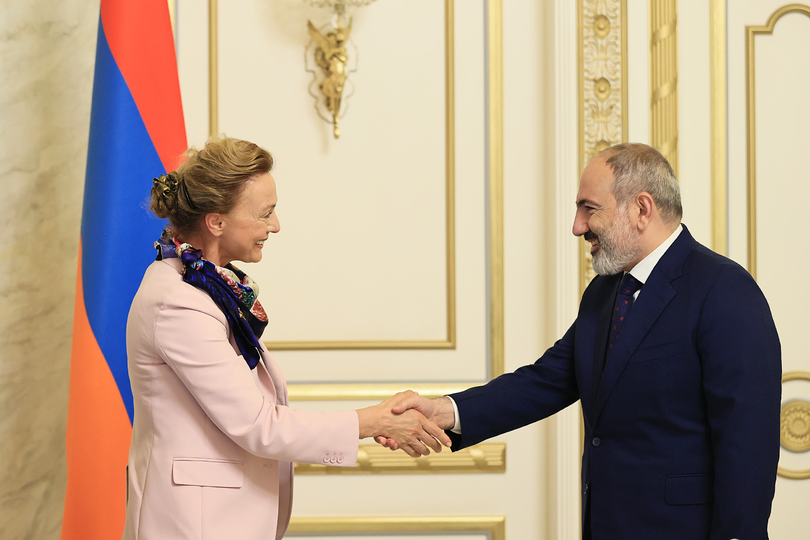 Армения привержена продолжению демократического пути: премьер принял генсека Совета Европы
