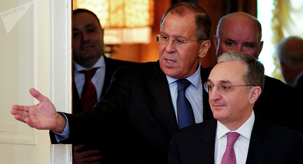 Лавров и глава МИД Армении обсудили двустороннее сотрудничество