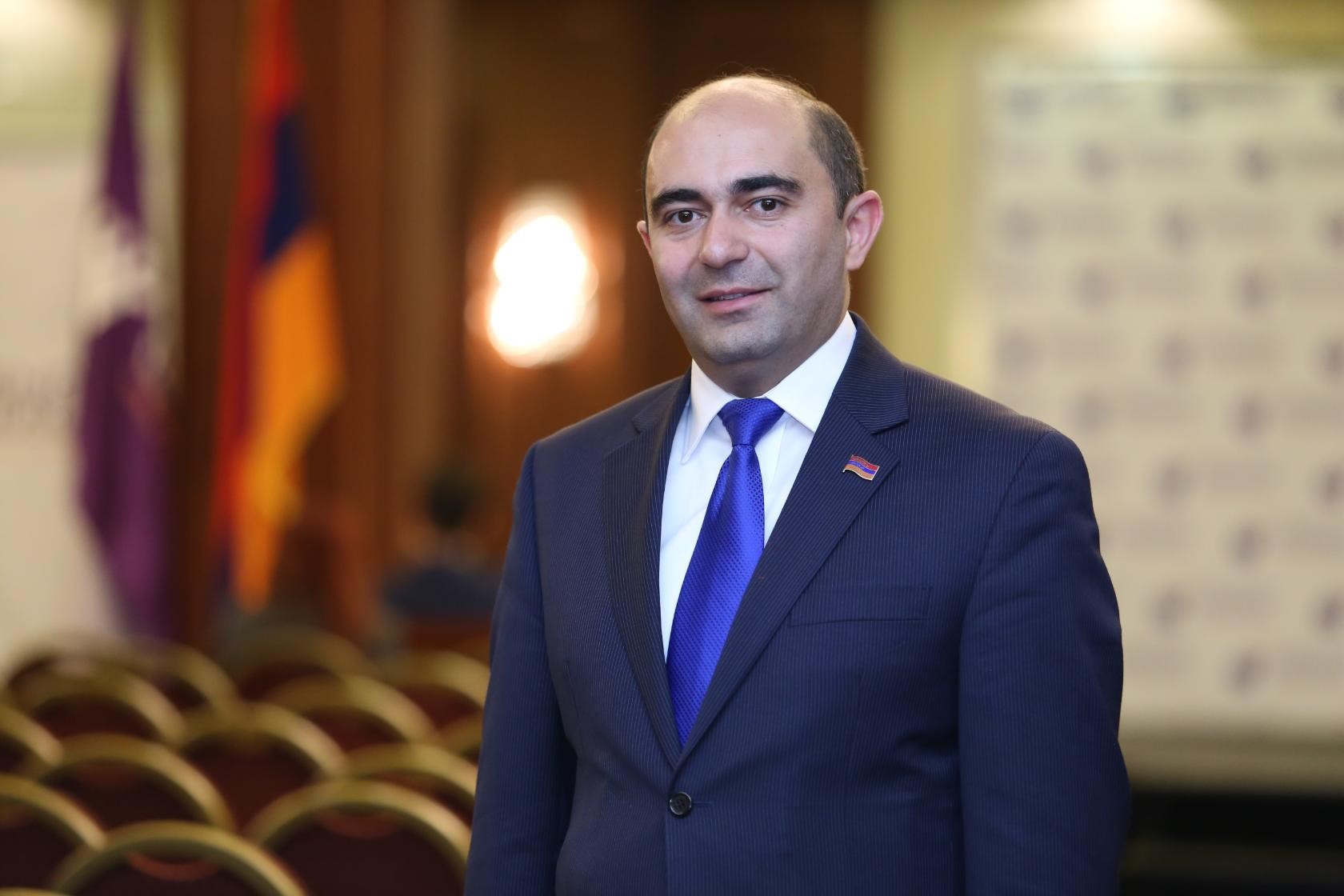 Законодательные изменения решат проблему армянских водительских прав в России - Марукян