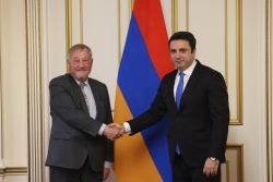 Սիմոնյանը ֆրանսիական պատվիրակության հետ խոսեց Բաքվում պահվող գերիների խնդրին