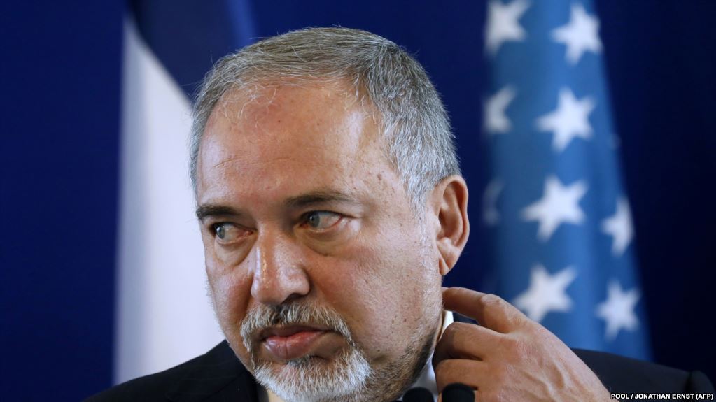 Министр обороны Израиля Авигдор Либерман подал в отставку