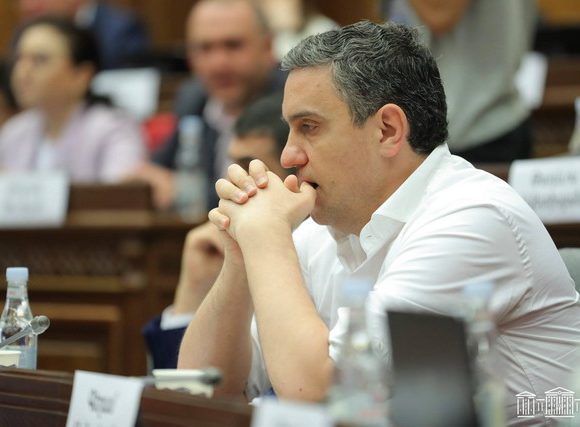 Провластная фракция в девятый раз проголосовала против кандидатуры Артура Казиняна