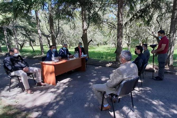 Романос Петросян обсудил проблемы озера с коллективом национального парка «Севан»