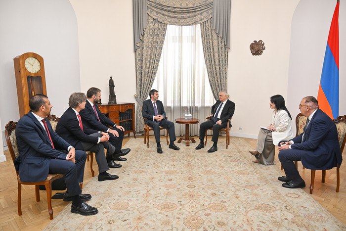 ՀՀ փոխվարչապետ  ընդունել է ՎԶԵԲ ներկայացուցիչներին 