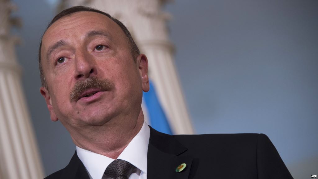 Алиев: Азербайджан продолжит модернизацию армии 