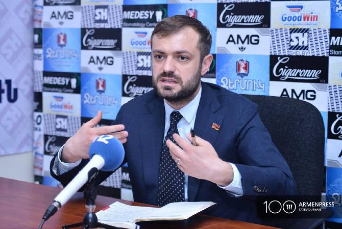 В Армении ограбили автомобиль депутата правящего блока «Мой шаг»