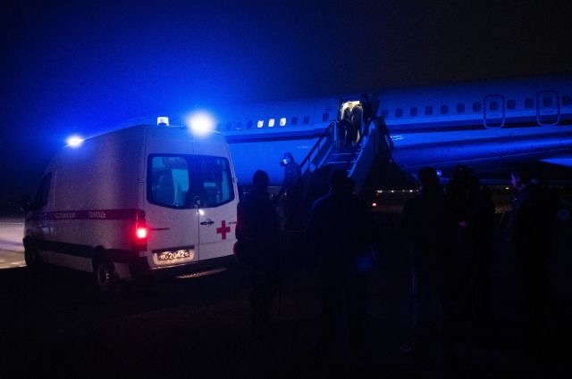 Самолет из Баку, который должен был вернуться с группой пленных, прилетел пустым
