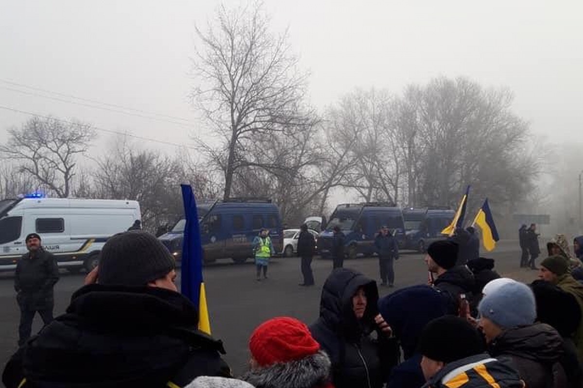 Жители украинского поселка протестуют против карантина у них вывезенных из КНР сограждан