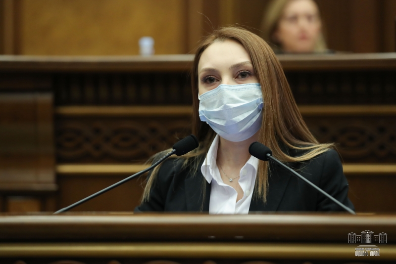 Лилит Макунц: Заявления Сержа Саргсяна  противоречат друг другу