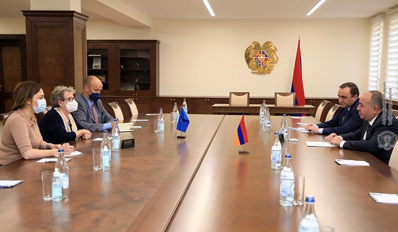 Аршак Карапетян и глава делегации ЕС обсудили ситуацию на границе
