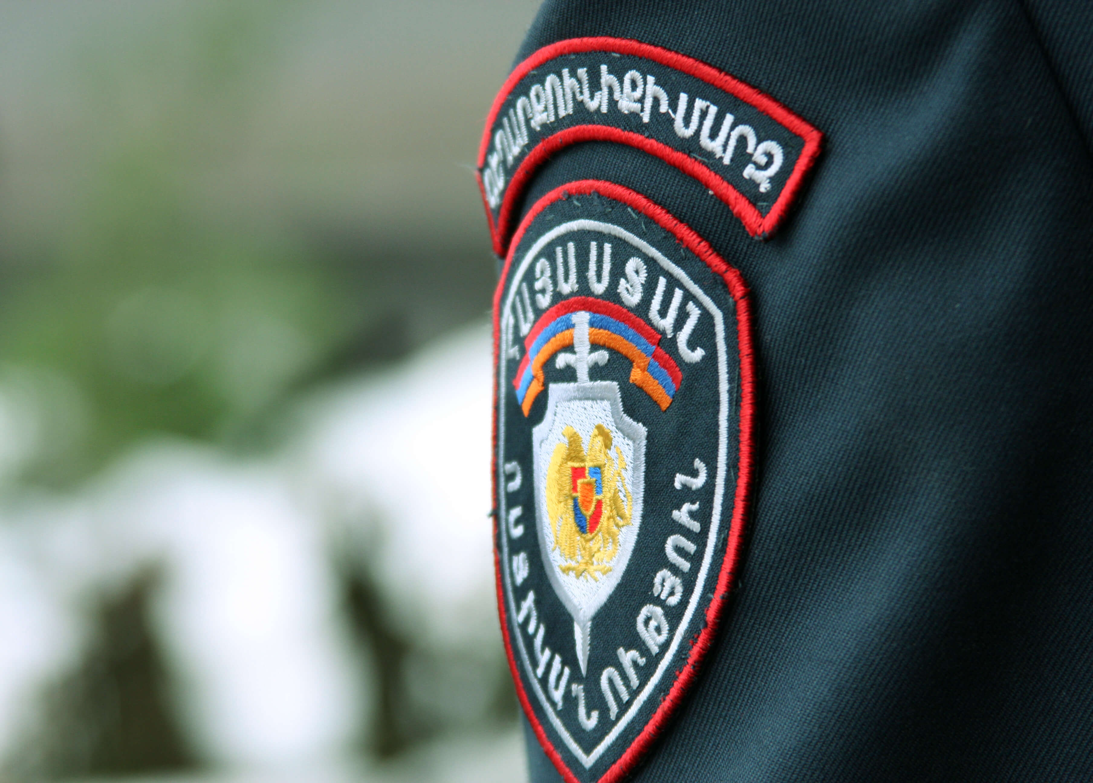 Вооруженный гранатами мужчина вошел в офис букмекерской конторы в Ереване