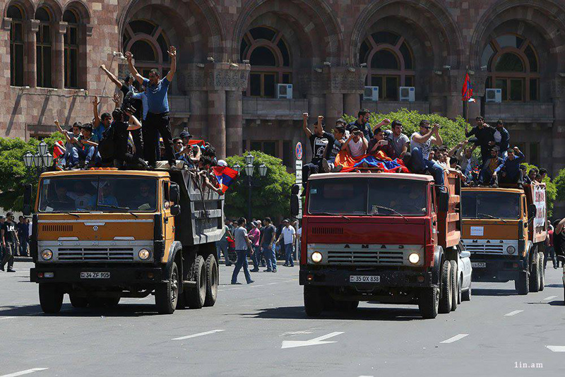 Полиция Армении призывает прекратить передвижение тяжелогрузов в местах скопления людей