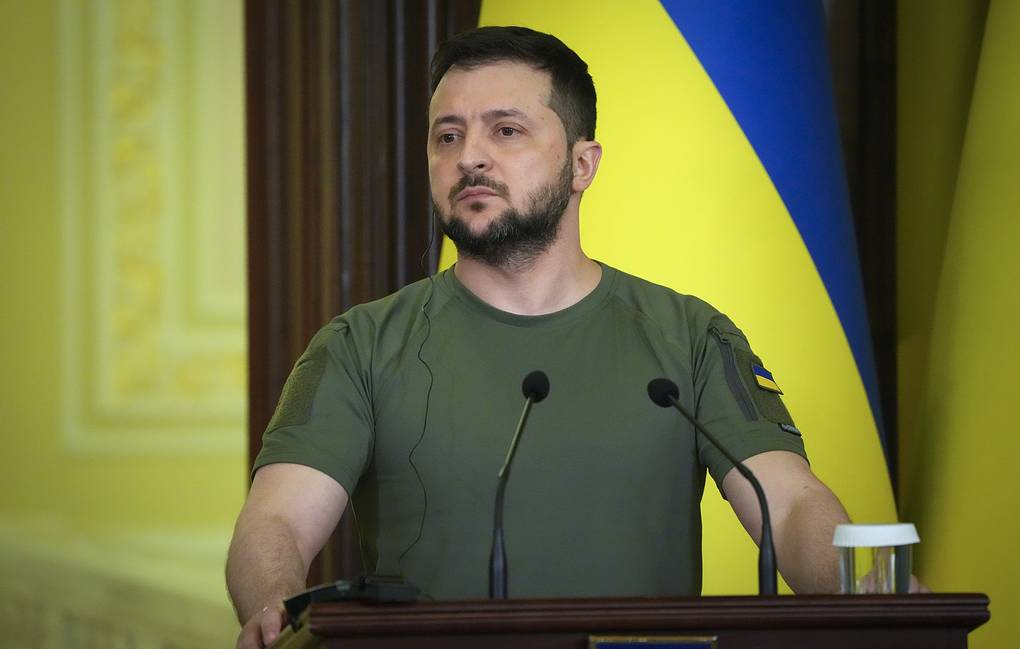 Зеленский: Украина ежедневно теряет 60-100 военных убитыми и около 500 ранеными