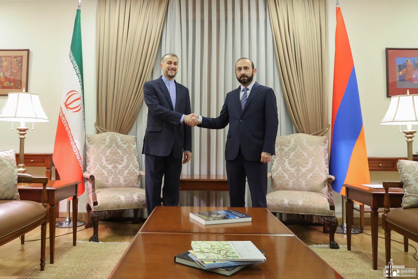 Стартовал официальный визит министра иностранных дел Ирана в Ереван