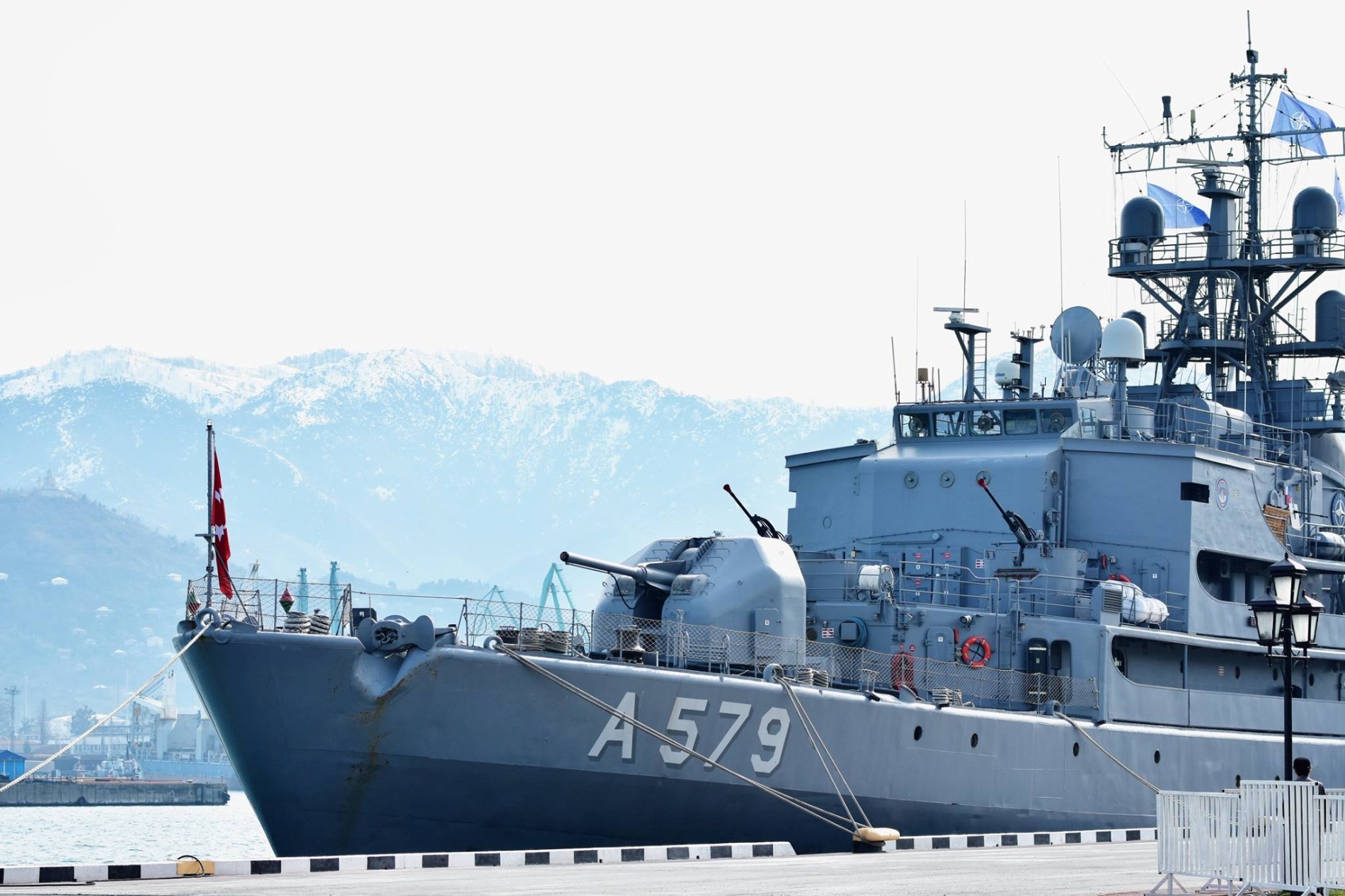 В территориальные воды Грузии вошло второе постоянное соединение кораблей НАТО