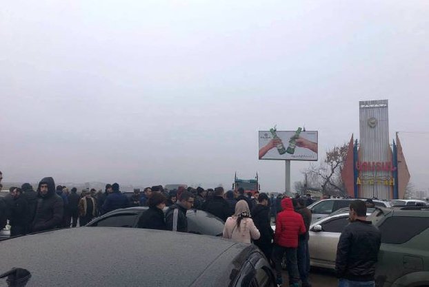 Родственники пропавших без вести солдат перекрыли ж/д Ереван-Гюмри 