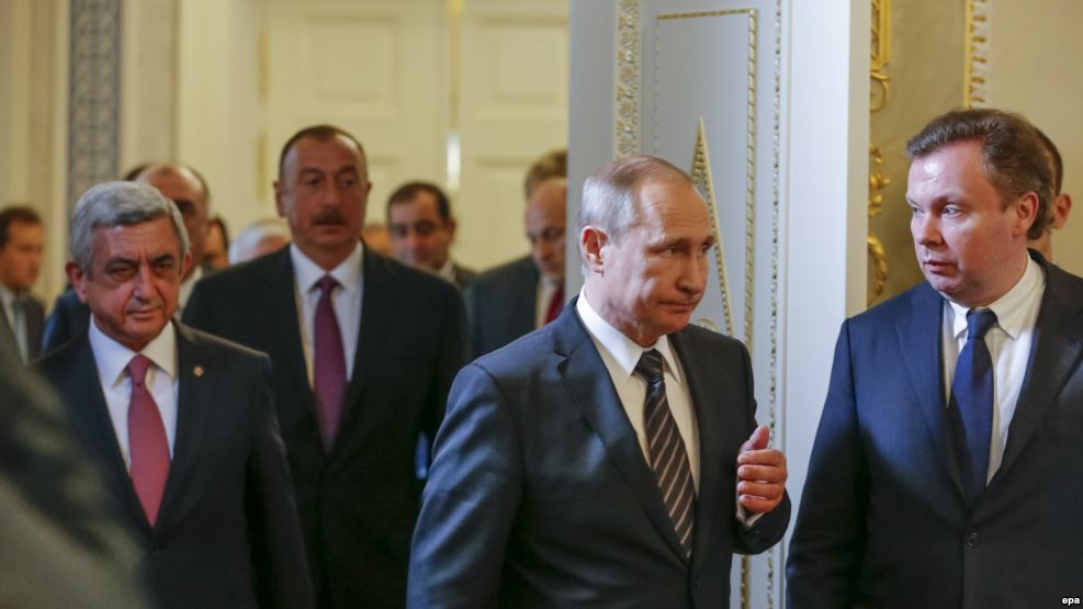 Эксперт: для России настал удобный момент в одиночку решить карабахскую проблему
