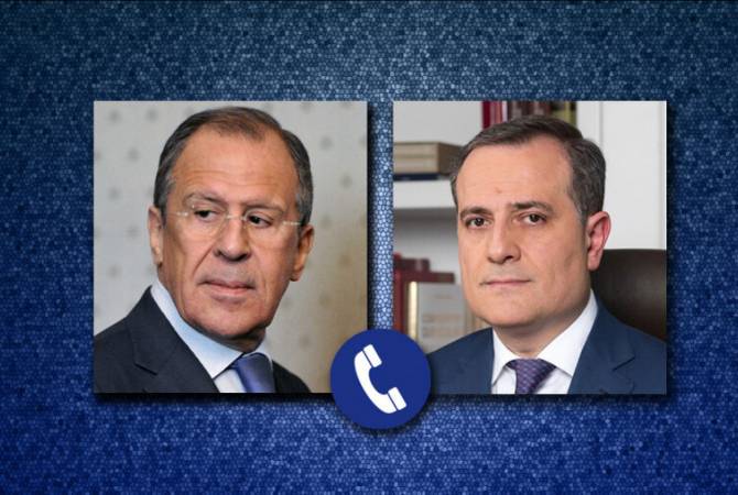 Главы МИД России и Азербайджана обсудили выполнение договоренностей по Карабаху