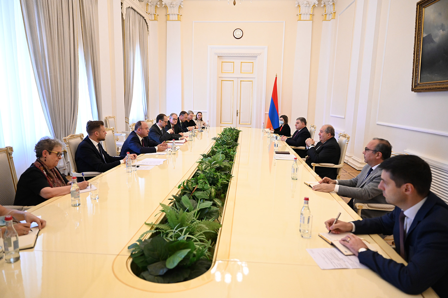 Президент Армении обсудил с главами МИД Румынии, Австрии и Литвы отношения с ЕС