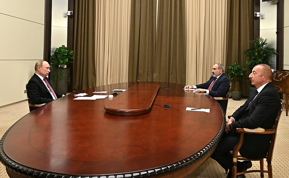 Переговоры лидеров Армении, Азербайджана и России продлились около 3 часов