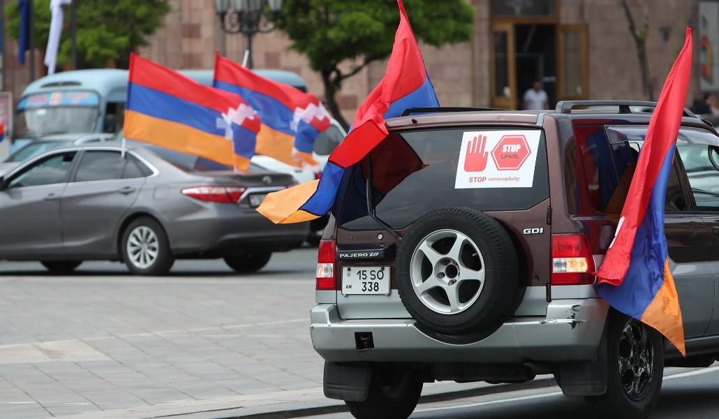 Համախմբման անդամները ՀՀ և Արցախի դրոշներով ավտոերթ իրականացրին Երևանում (VIDEO)