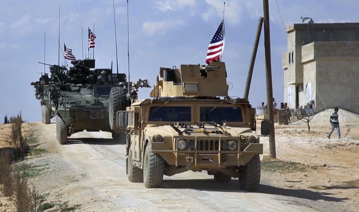 МИД Сирии потребовал от США вывести войска с сирийской территории 