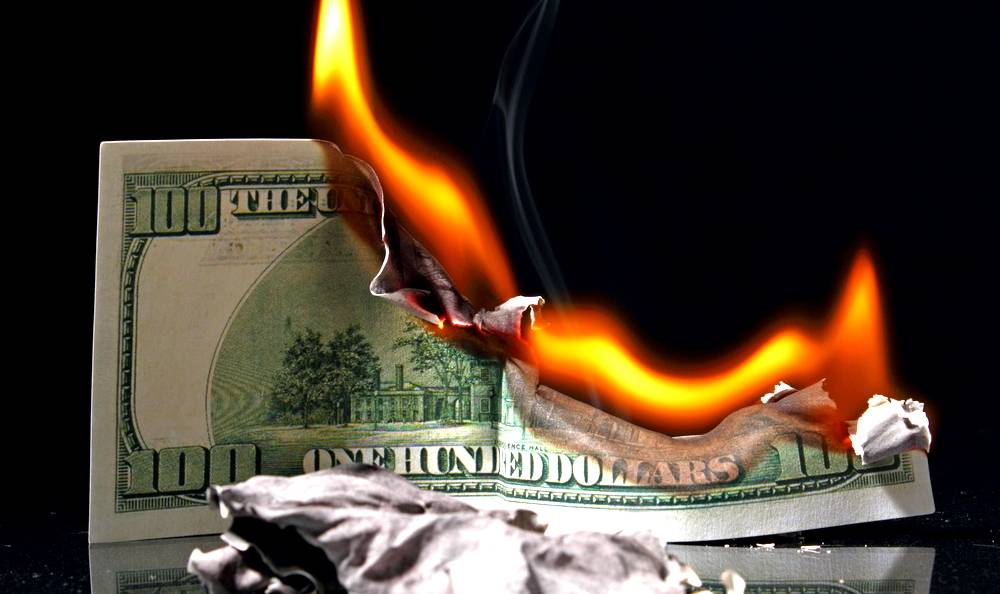 Доллар уже не тот и перестает быть основной мировой валютой — эксперт 