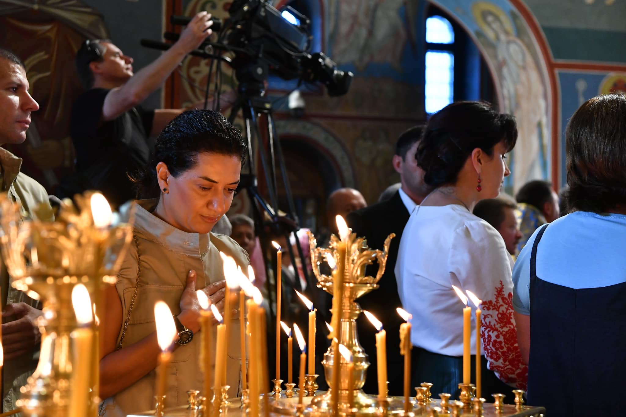 Анна Акопян в Киеве помолилась за мир в Армении и Украине