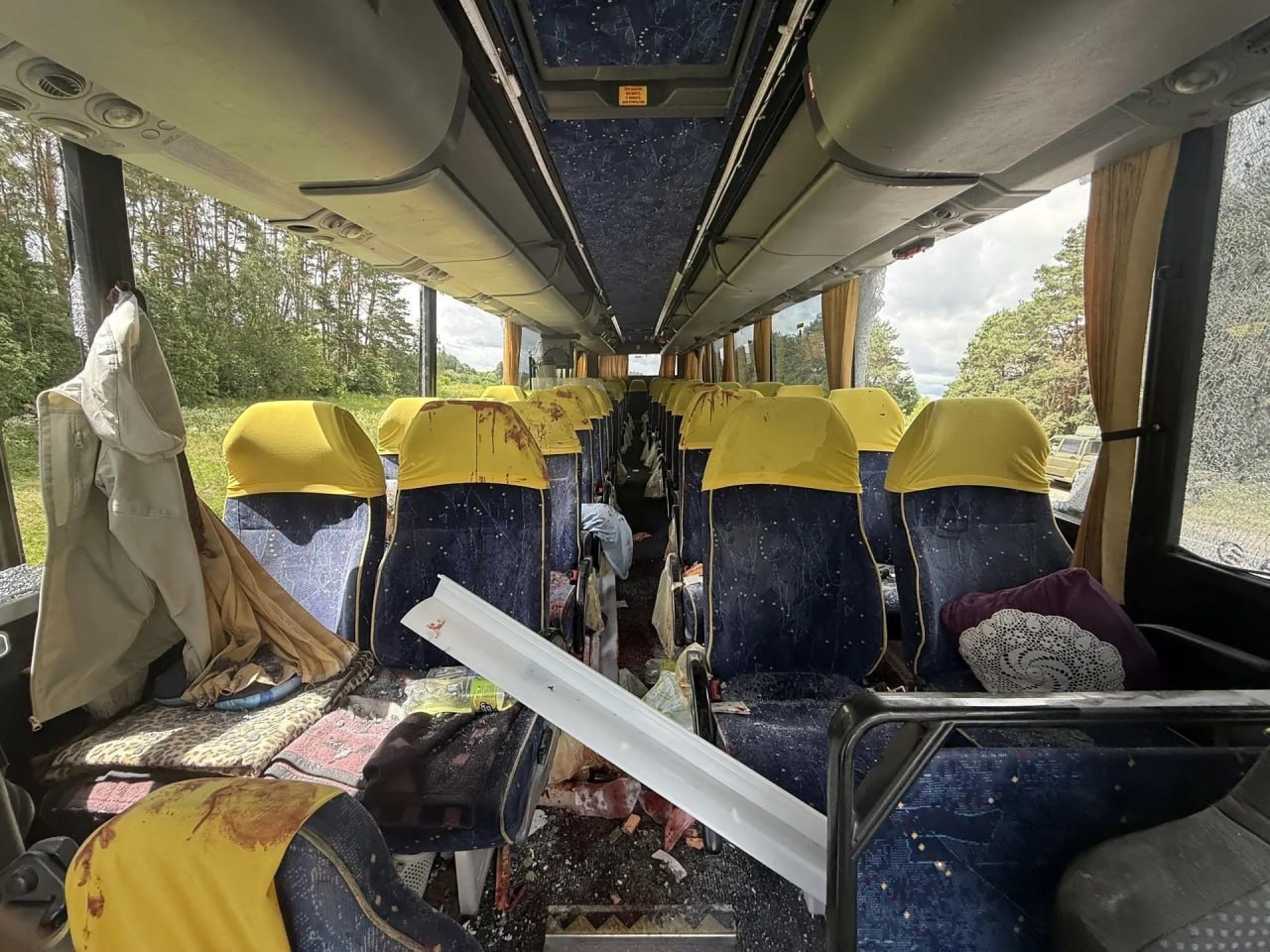  Один человек погиб и шесть ранены при ударе БПЛА по автобусу с детьми в Брянской области 
