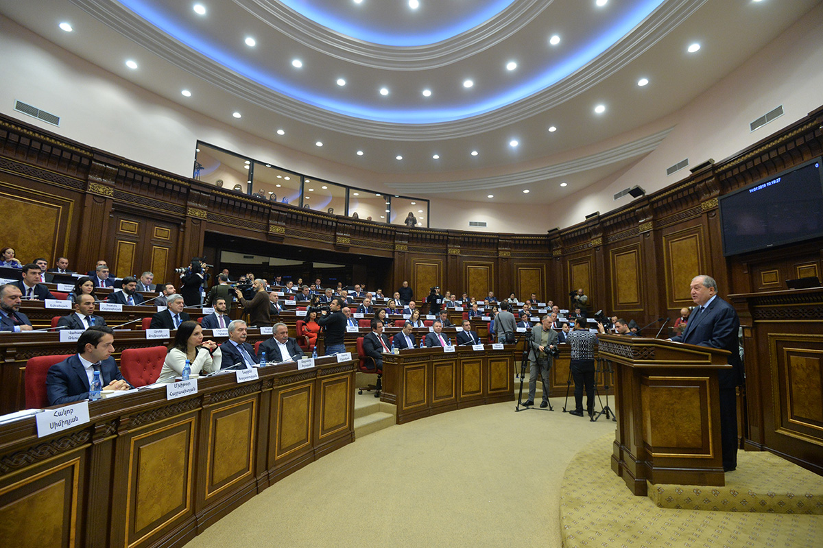Депутаты НС  Армении седьмого созыва принесли присягу и сформировали счетную комиссию