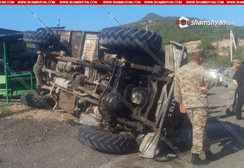 В Тавуше перевернулся грузовой автомобиль, перевозящий военнослужащих 