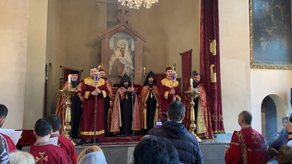 В тбилисской церкви Св. Эчмиадзин прошла литургия в память о жертвах Геноцида армян