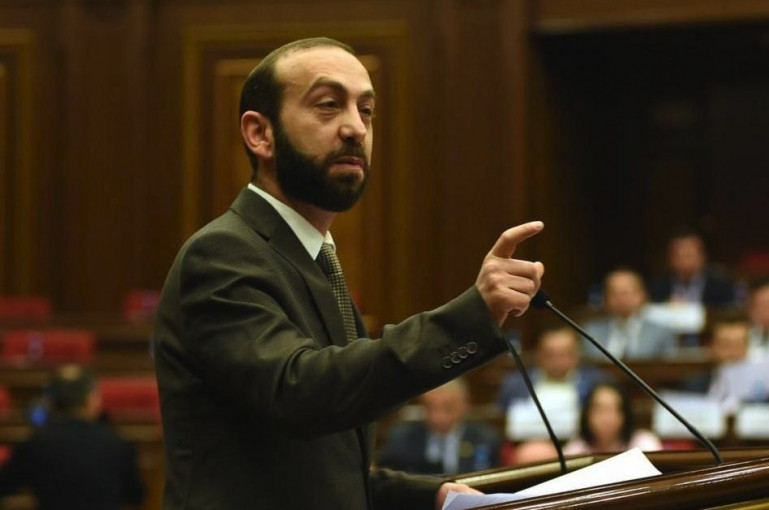 Армянским депутатам, имеющих маленьких детей, разрешили отсутствовать на заседаниях 
