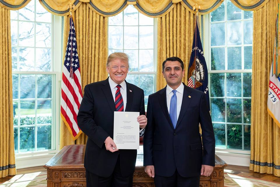 Посол Армении в США вручил верительные грамоты Дональду Трампу
