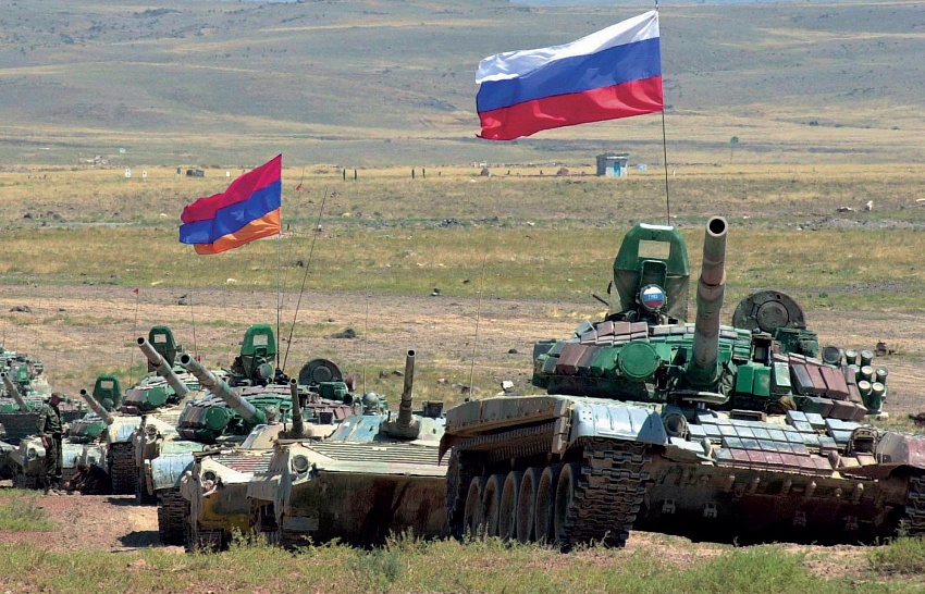 Поставки Россией оружия за рубеж – ее суверенное право: МИД РФ о заявлениях Ильхама Алиева