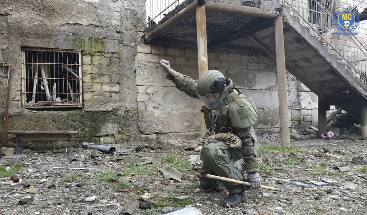 В Степанакерте за один день обнаружили и обезвредили около 100 взрывоопасных предметов