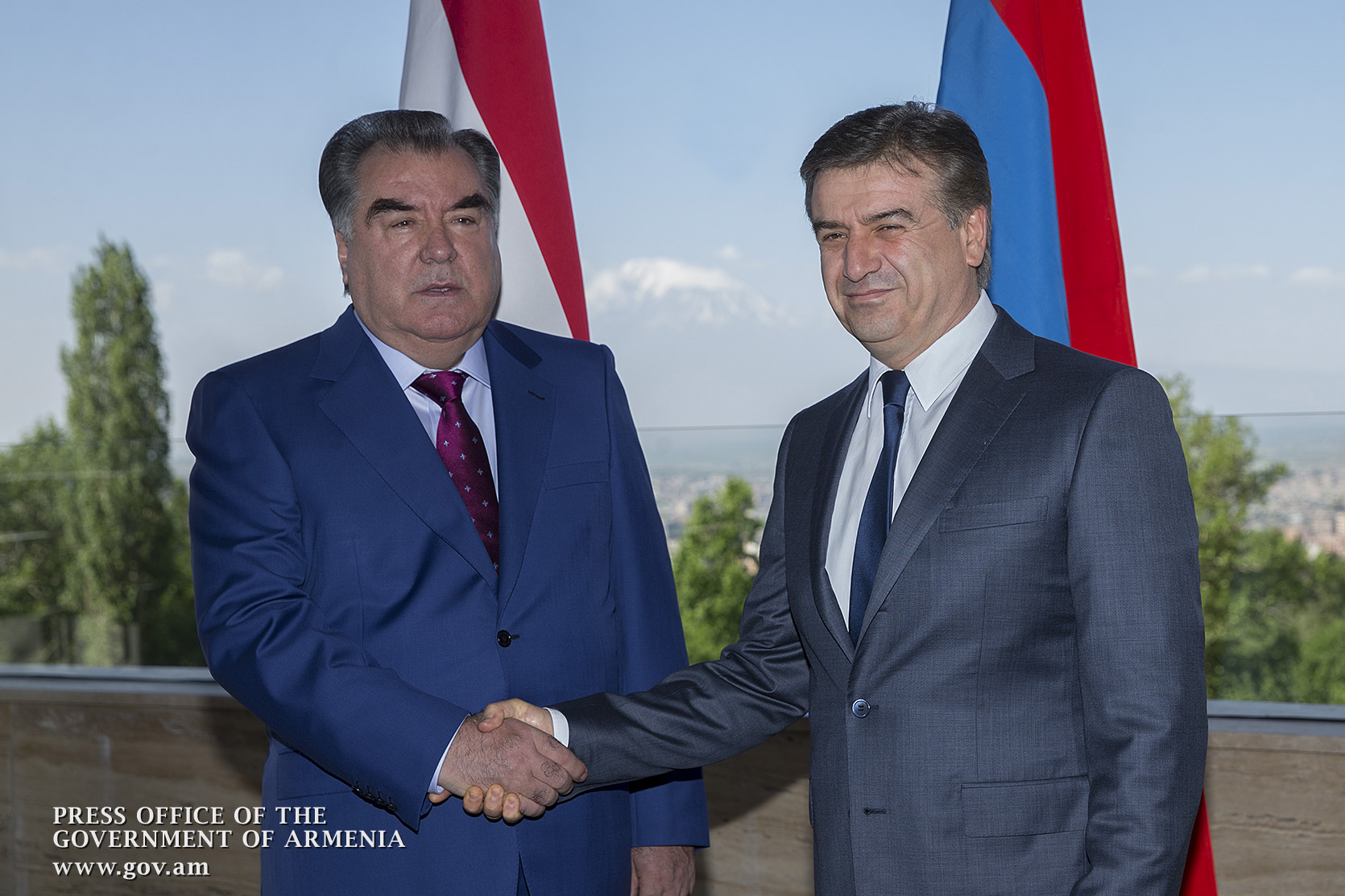 Премьер Армении и президент Таджикистана обсудили как дальше развивать двусторонние связи