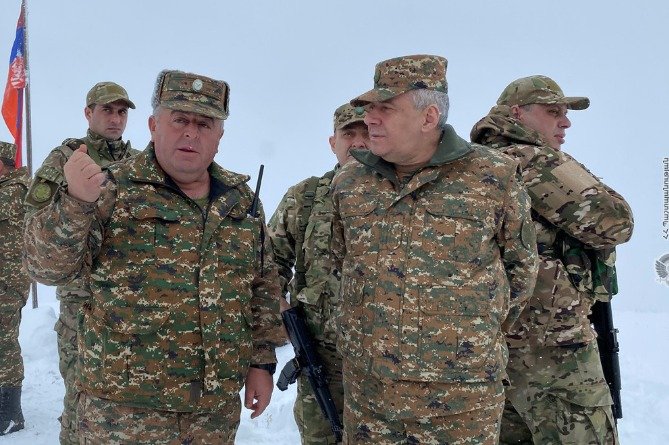 ВС Армении пресекают попытки тылового снабжения азербайджанских военных - Минобороны   