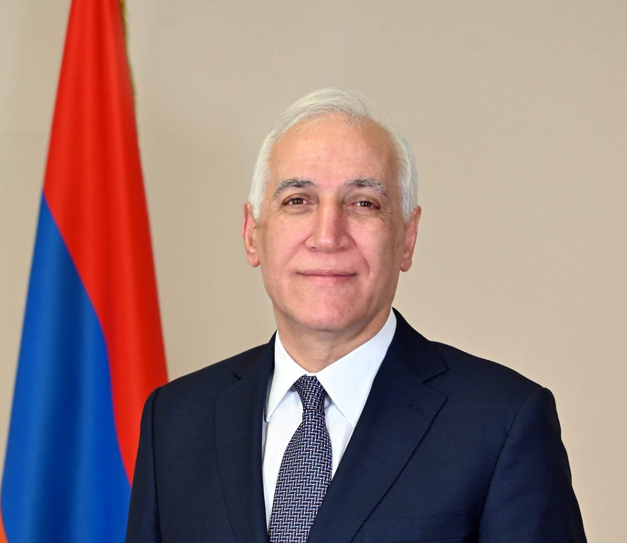 Ваагн Хачатурян направил президенту Грузии Саломе Зурабишвили поздравительное послание
