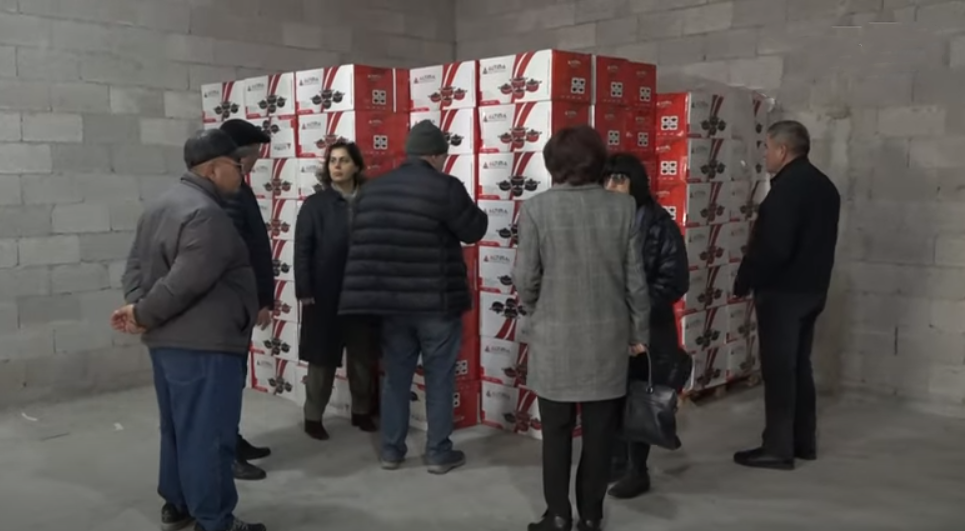 Армянская епархия в Тегеране направила 17 тонн гумпомощи арцахцам 
