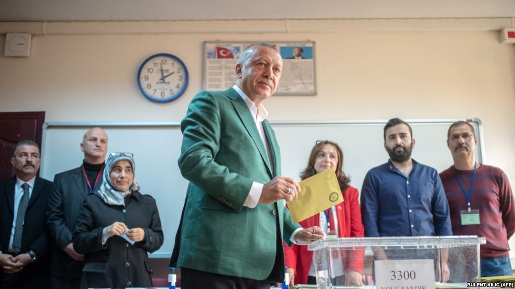 Эксперт: Отмена выборов в Стамбуле — слабость Эрдогана