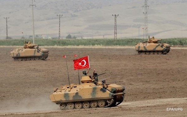 Թուրքիան զրահատեխնիկա է կուտակում Սիրիայի հետ սահմանին