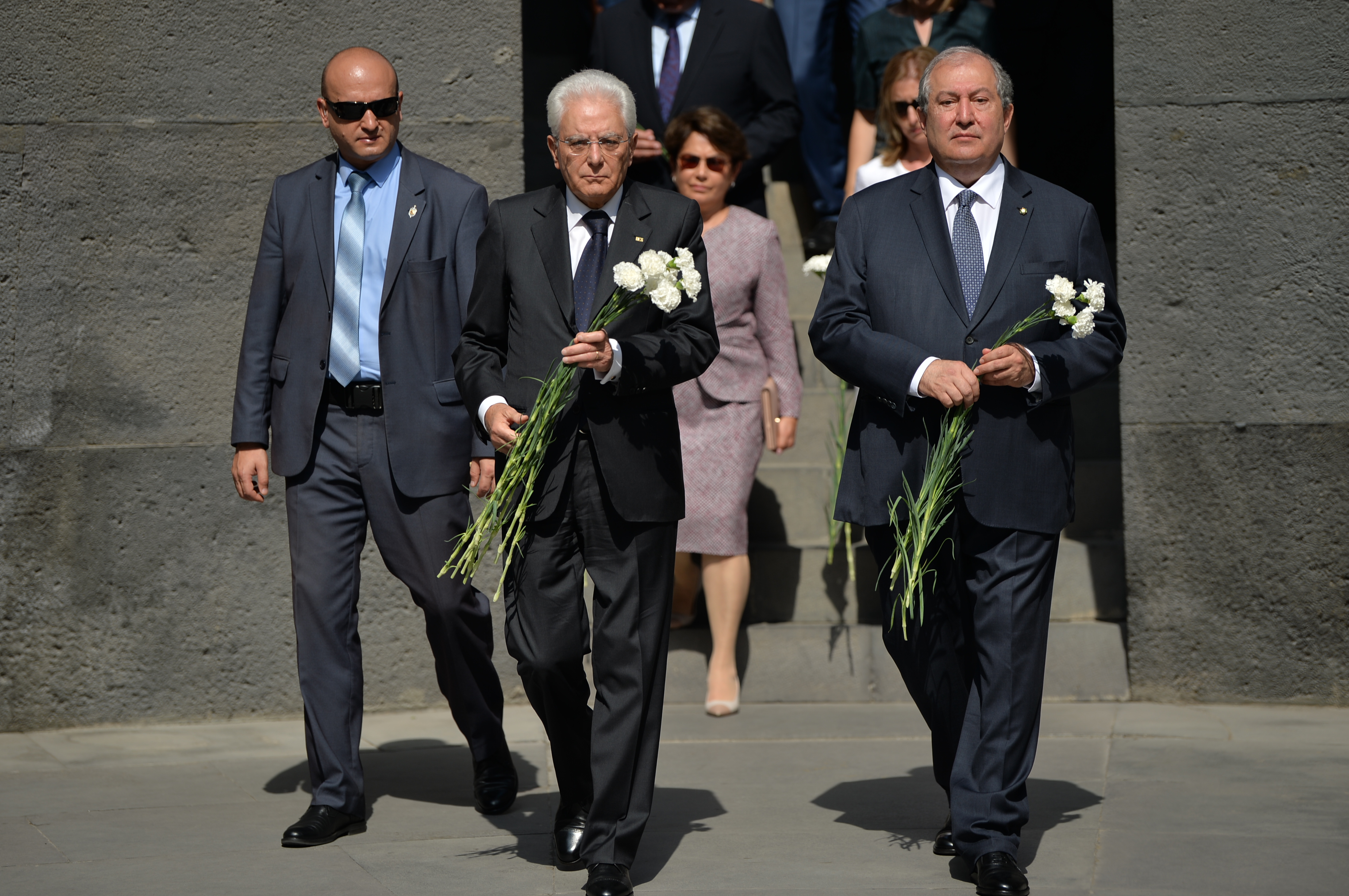 Իտալիայի նախագահը հարգանքի տուրք է մատուցել Հայոց ցեղասպանության զոհերի հիշատակին