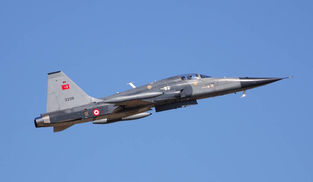 В Турции разбился истребитель турецких ВВС NF-5