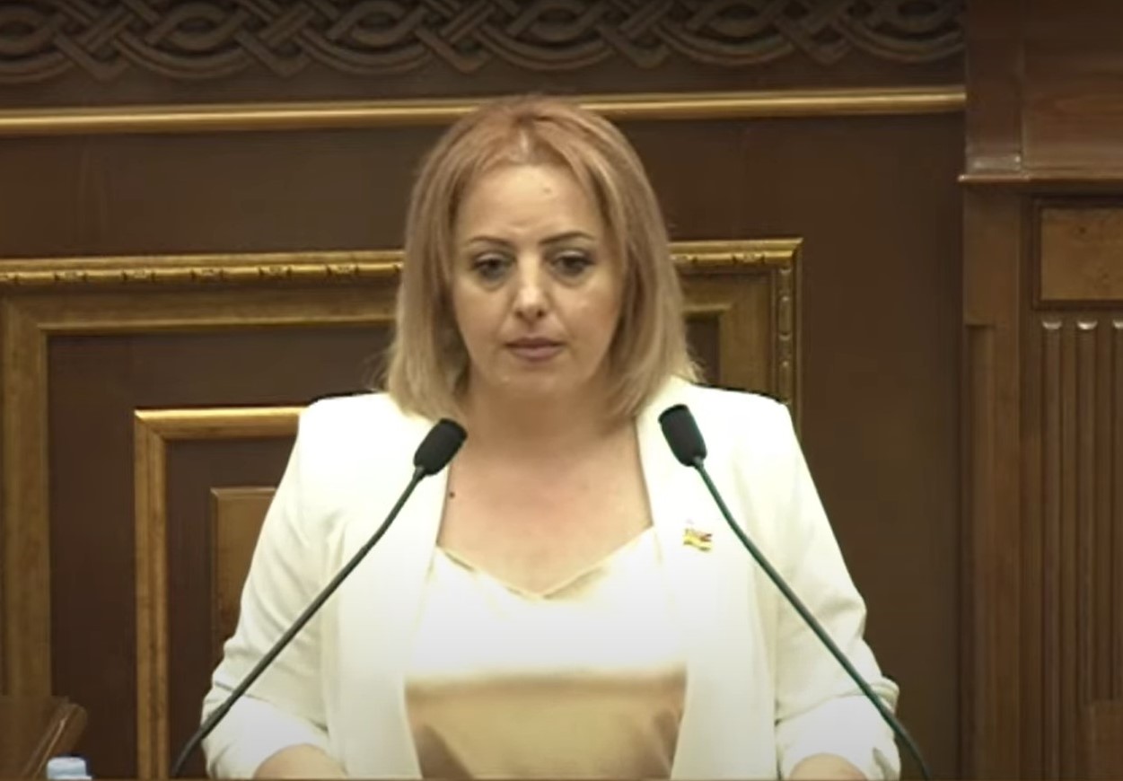 Вигена Хачатряна в парламенте заменит бывшая учительница