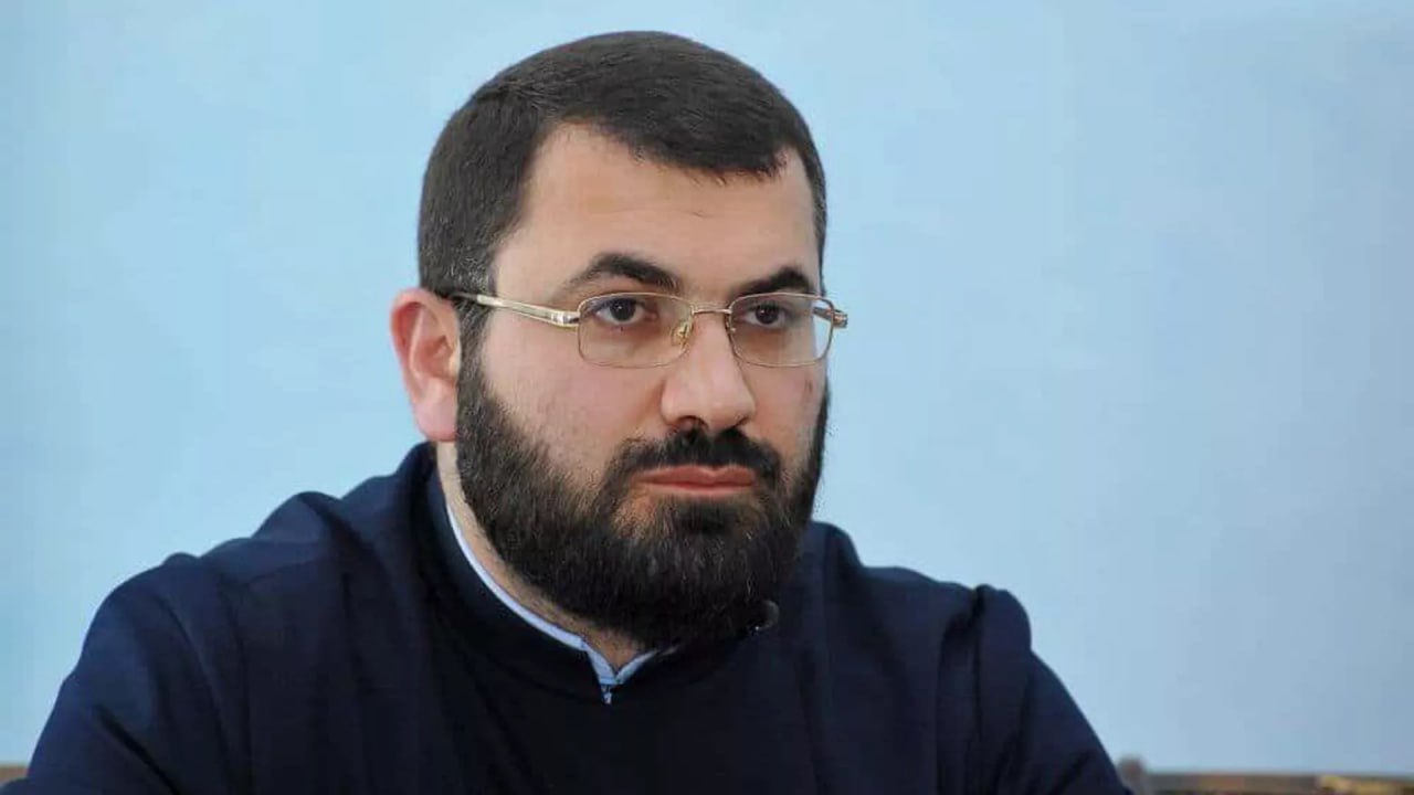 Իր դիմումի համաձայն, կարգալույծ է հռչակվել Տ. Շահե ծայրագույն վարդապետ Անանյանը. Մայր Աթոռ