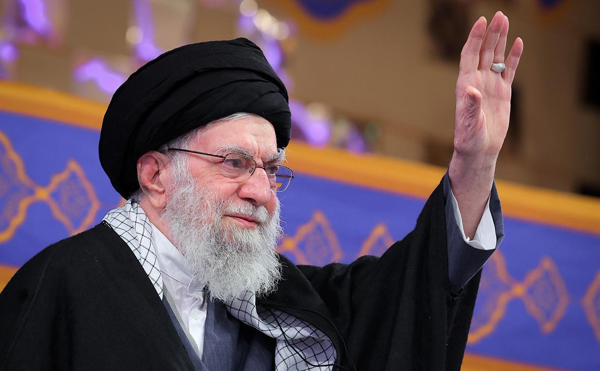  Верховный лидер Ирана призвал Трампа заняться делами США 
