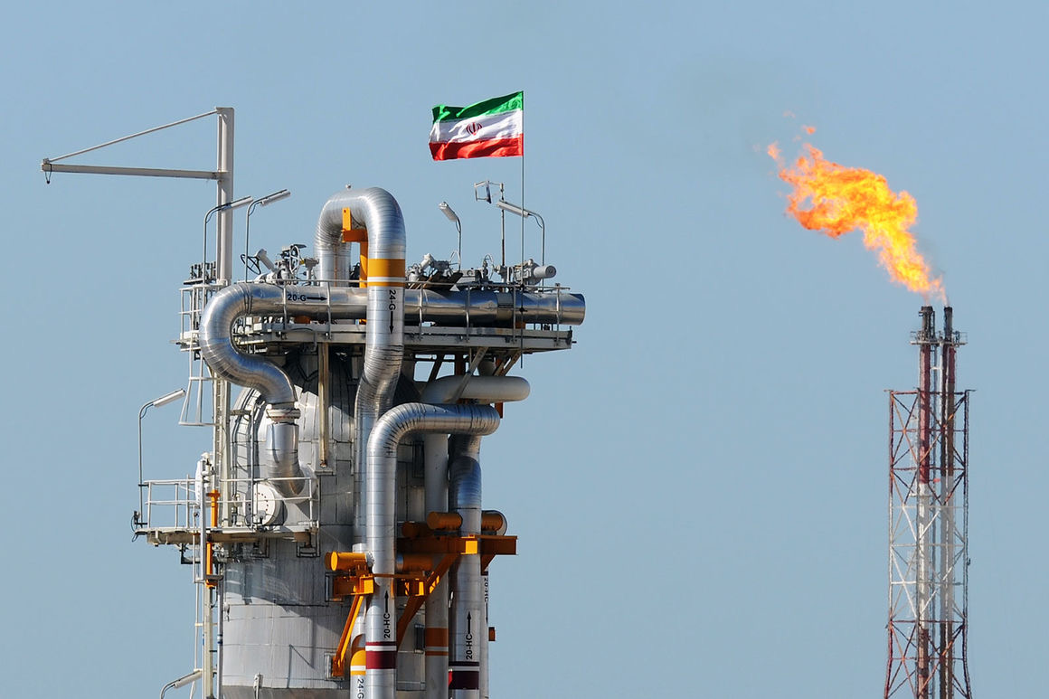 Иран готов в течение месяца вернуться к досанкционному уровню добычи нефти